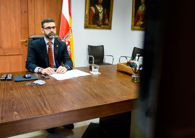 Noticia de Almería 24h: El alcalde lamenta que, a un día de concluir marzo, seguimos sin noticias sobre el fondo para el rescate del transporte urbano
