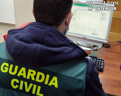 Noticia de Almería 24h: Cuatro menores golpean a su víctima y le roban el móvil