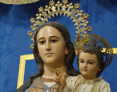 Noticia de Almera 24h: Roquetas da la bienvenida a la imagen de su Patrona, la Virgen del Rosario, tras un importante proceso de restauracin