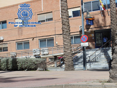 Noticia de Almería 24h: La Policía Nacional auxilia a una mujer en El Ejido que había intentado quitarse la vida