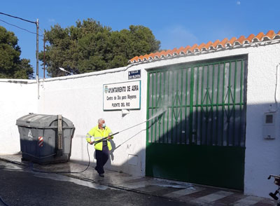 Ayuntamiento de Adra autoriza las labores de baldeo de fachadas sin solicitud de permiso hasta el 9 de mayo