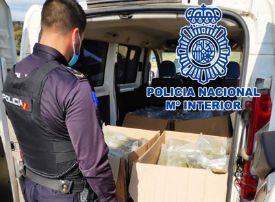 Noticia de Almería 24h: La Policía Nacional detiene en Almería a tres personas durante un transporte de marihuana 