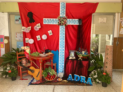 Noticia de Almería 24h: Adra tiene ya a sus tres centros escolares locales ganadores del tradicional concurso de Cruces de Mayo 
