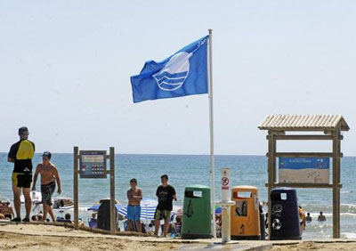 Ecologistas en Acción Almería resalta la insolvencia de los galardones “Banderas Azules”