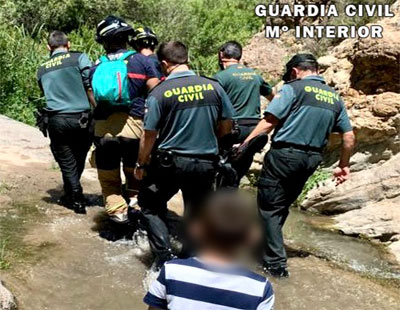 Noticia de Almera 24h: La Guardia Civil auxilia a un senderista accidentado en los Canales de Padules