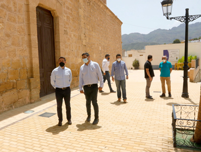 Noticia de Almería 24h: El entorno de la Iglesia de Turre se convierte en un punto de encuentro para los vecinos del municipio