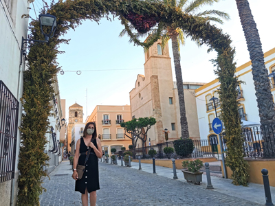 Noticia de Almería 24h: Vera luce un nueva Decoración Floral para dinamizar su centro histórico comercial