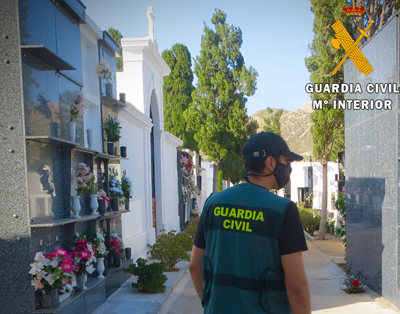 Noticia de Almería 24h: Investigada una mujer de 70 años por simular un robo con violencia dentro del cementerio en Níjar