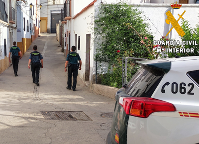 Noticia de Almería 24h: Quedan con su víctima a través de una página de contactos y lo amenazan de muerte con un arma blanca