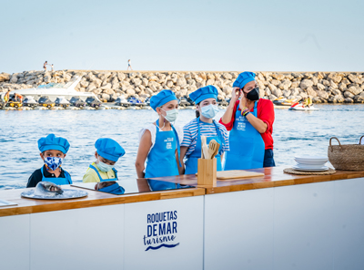 El Ayuntamiento de Roquetas de Mar celebra el concurso de cocina infantil ‘Come sano, come pescado’