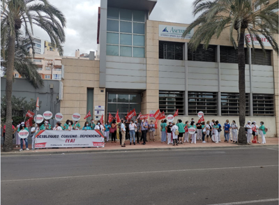 Noticia de Almería 24h: CCOO se concentra por el bloqueo del convenio de la dependencia