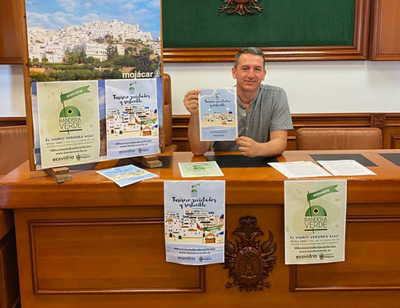Noticia de Almería 24h: Mojácar obtiene la Bandera Verde de Ecovidrio como municipio más sostenible del verano en toda España