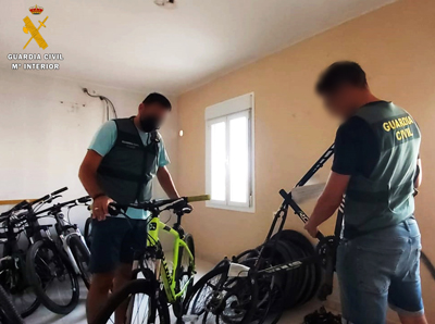 La Guardia Civil detiene a ocho personas por robo de bicicletas de alta gama en Aguadulce
