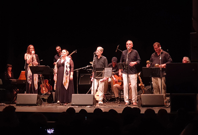 Los boleros y canciones latinas de Jacaranda y Nuevos Aires emocionan y divierten en el Teatro Apolo
