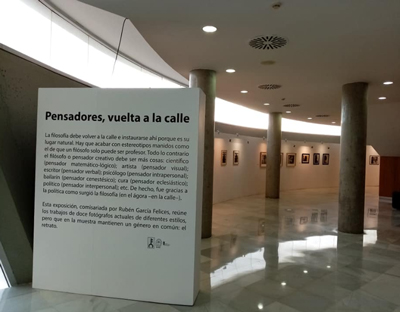 Noticia de Almería 24h: Exposición fotográfica: Ciclo X Filosofía en la calle