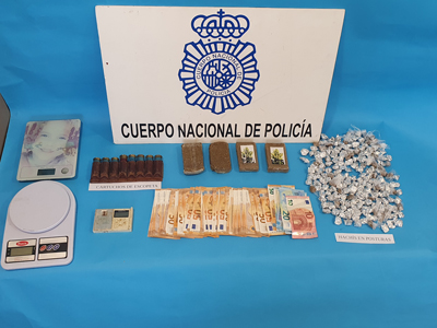 Noticia de Almería 24h: La Policía Nacional desmantela en Almería un punto de venta y cultivo de drogas a pequeña escala