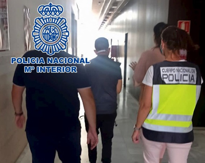 Noticia de Almería 24h: Desarticulan un grupo delictivo dedicado a captar a extranjeros para proporcionarles documentos falsos para obtener tarjetas de residencia