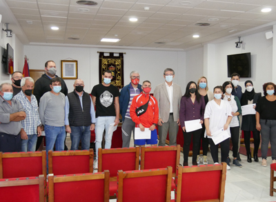 Noticia de Almería 24h: Ayuntamiento de Adra entrega los diplomas acreditativos a los 41 trabajadores del Plan AIRE