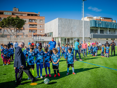 El nuevo campo de ftbol de El Parador cuenta con csped artificial de ltima generacin 