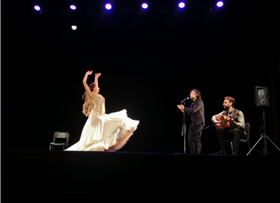Noticia de Almería 24h: Arcángel pone en pie a todo el Centro Cultural de Adra con su espectáculo ‘Cante y tacón’ 
