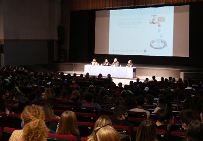 Diputación y Ayuntamiento de Adra celebran un cineforum para concienciar sobre la violencia de género