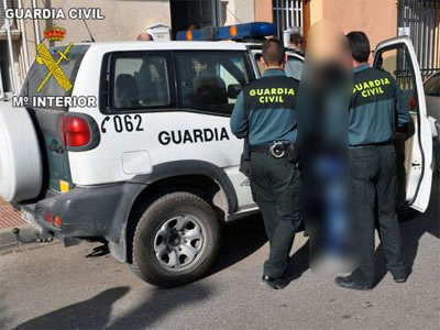 Noticia de Almería 24h: La niña de 11 años desaparecida es localizada en Vera acompañada de un hombre que es detenido por abuso sexual