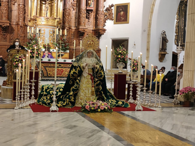 Vera impone su “Escudo de Oro” a la sagrada imagen de María Santísima de Gracia y Esperanza de la Hermandad de San Juan por el XXV aniversario de su llegada a Vera