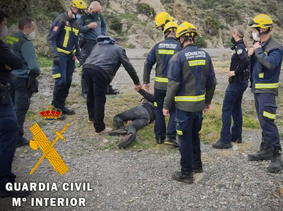 Noticia de Almería 24h: La Guardia Civil auxilia a un menor herido en Carboneras 