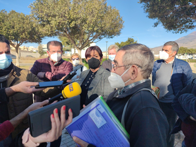 Noticia de Almería 24h: El PSOE de El Ejido consigue que el Gobierno local del PP incluya en los presupuestos de este año la creación de un centro de mayores en el barrio de Las Palmeras  