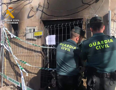 Noticia de Almería 24h: La Guardia Civil auxilia a una embarazada de nueve meses durante un incendio en Roquetas de Mar