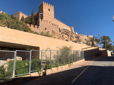 Amigos de la Alcazaba se opone al enterramiento de la muralla tardorromana