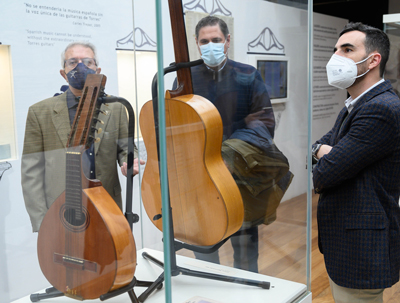 Noticia de Almería 24h: Las guitarras más populares de España y Portugal se reúnen en el Museo ‘Antonio de Torres’ 