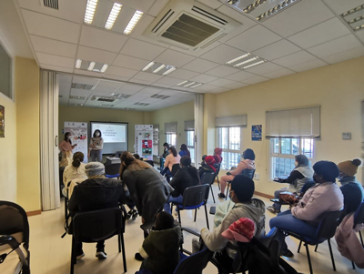 Éxito de participación en los Encuentros Violeta del Plan Local de Intervención Eracis de Roquetas de Mar 