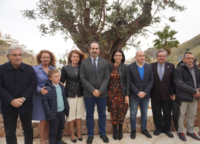 El Ayuntamiento homenajea a Bartolom Zamora, que da nombre al nuevo mirador en la Avenida de Garrucha