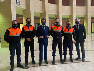 La Agrupacin de Voluntarios de Proteccin Civil de El Ejido ha sido condecorada con la Medalla de Oro al Mrito y su coordinador con la Medalla de Plata por la gran labor realizada durante la pandemia 