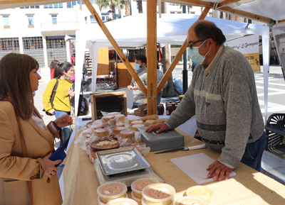 Noticia de Almera 24h: El Mercado Gastro Art llena de artesana, tradicin y sabor la Plaza Mayor de El Ejido