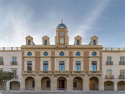 El PSOE denuncia que el alcalde ha quedado para figura institucional y que no se le espera en los asuntos que preocupan a los almerienses