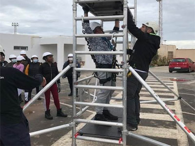 Comienzan las prcticas de los cursos de Endesa sobre tareas de desmantelamiento en Carboneras