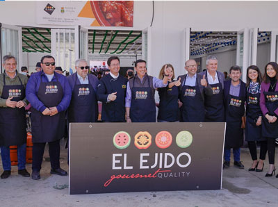 Noticia de Almería 24h: El Ejido ‘presume’ de sus hortalizas con la fritá más grande del mundo