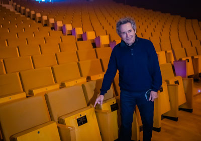 Miguel Ros, butaca de honor en el Teatro Auditorio de Roquetas de Mar 