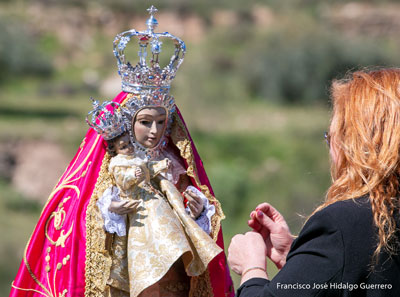 La Virgen de la Cabeza baja al pueblo de Benizaln 