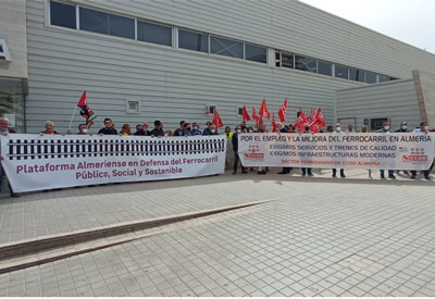 Concentracin contra la falta de actuaciones ferroviarias en la provincia de Almera