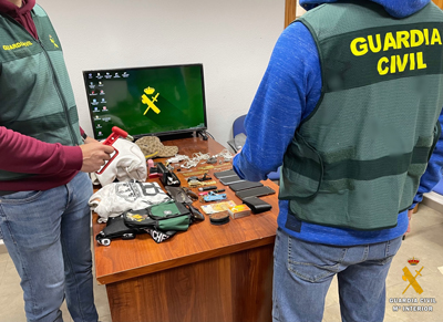 Noticia de Almería 24h: La Guardia Civil detiene a los autores de doce delitos contra el patrimonio cometidos en Aguadulce y Roquetas de Mar