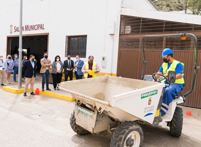 Diputacin refuerza la formacin a 180 trabajadores del PFEA con un nuevo curso para el uso de dmpers