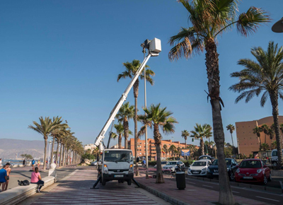 Noticia de Almería 24h: Una inversión de 1,1 millones mejorará cerca de 2.000 luminarias con tecnología LED desde el Cable Inglés hasta la Fabriquilla