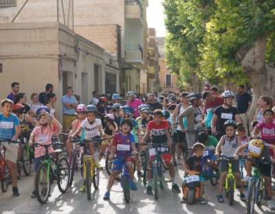 Berja celebra por todo lo alto el Da de la Bicicleta