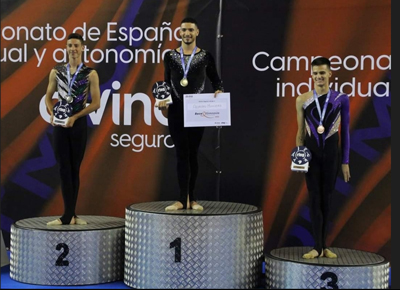 El gimnasta del club Purpurina, Adrián Munuera, medalla de oro en el Campeonato de España celebrado en Ourense 