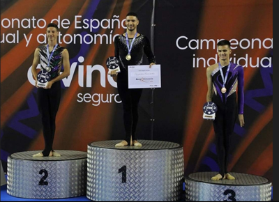 El gimnasta del club Purpurina, Adrin Munuera, medalla de oro en el Campeonato de Espaa celebrado en Ourense 