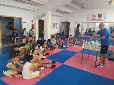 Excelente taller de primeros auxilios en el Campus de Verano del CB La Mojonera 