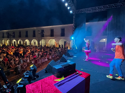 Noticia de Almería 24h: Pica-Pica llena la Plaza Porticada de Berja con su gira del décimo aniversario